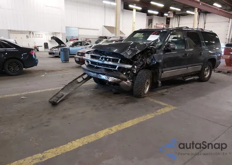 2003 Chevrolet Suburban 1500 Lt z USA, uszkodzony, nr VIN 3GNFK16Z23G256115